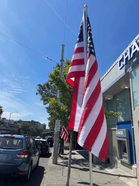 West Seattle Blog… | WEST SEATTLE HOLIDAY SCENE: Junction flag volunteers