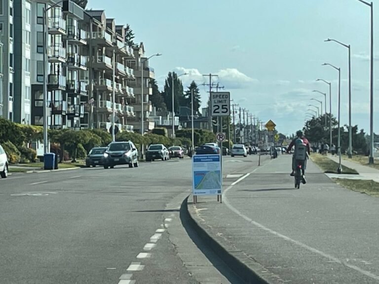 West Seattle Blog… | FOLLOWUP: SDOT says it won’t add more parallel parking on Alki Avenue after all