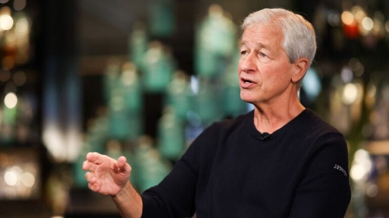 JPMorgan CEO Dimon: US economy resilient but significant risks persist