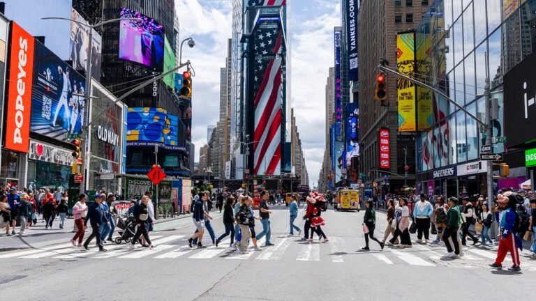Times Square billboard urges New Yorkers to flee Mamdani for Ohio