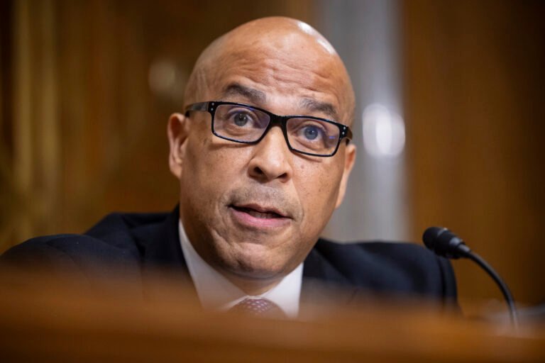 Senate Dems protest committee vote to advance Trump's judicial pick