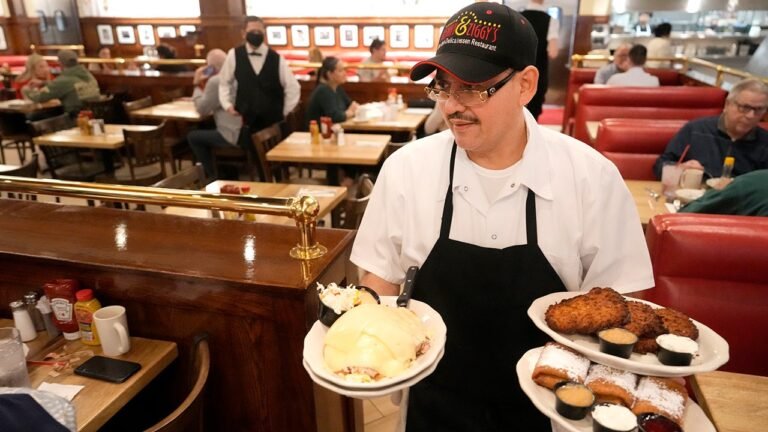 Restaurant industry careers could lead to a surprising $600K salary potential for workers