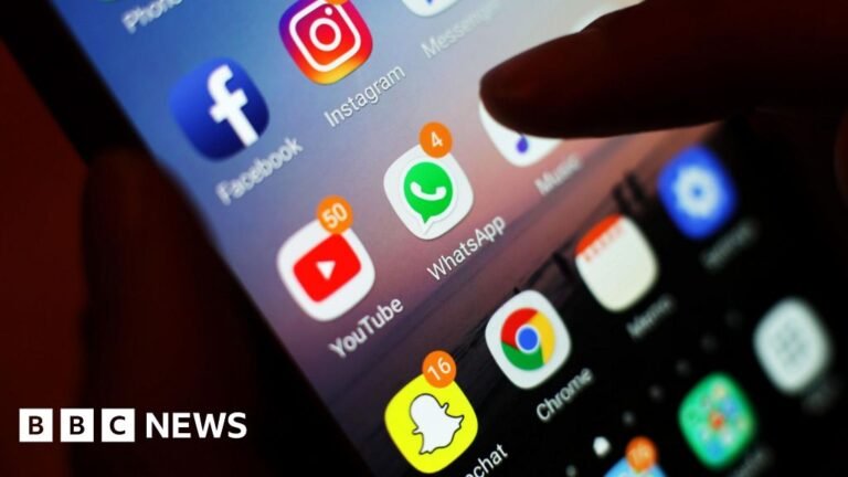 Apple and Google may be forced to change app stores