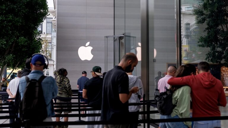 Apple accelerates AI server production in Houston after Trump push