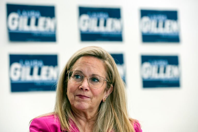 Shutdown polls show Democrats’ economic messaging still falling flat